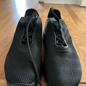 Mens Nike Air sneaker or walking shoe